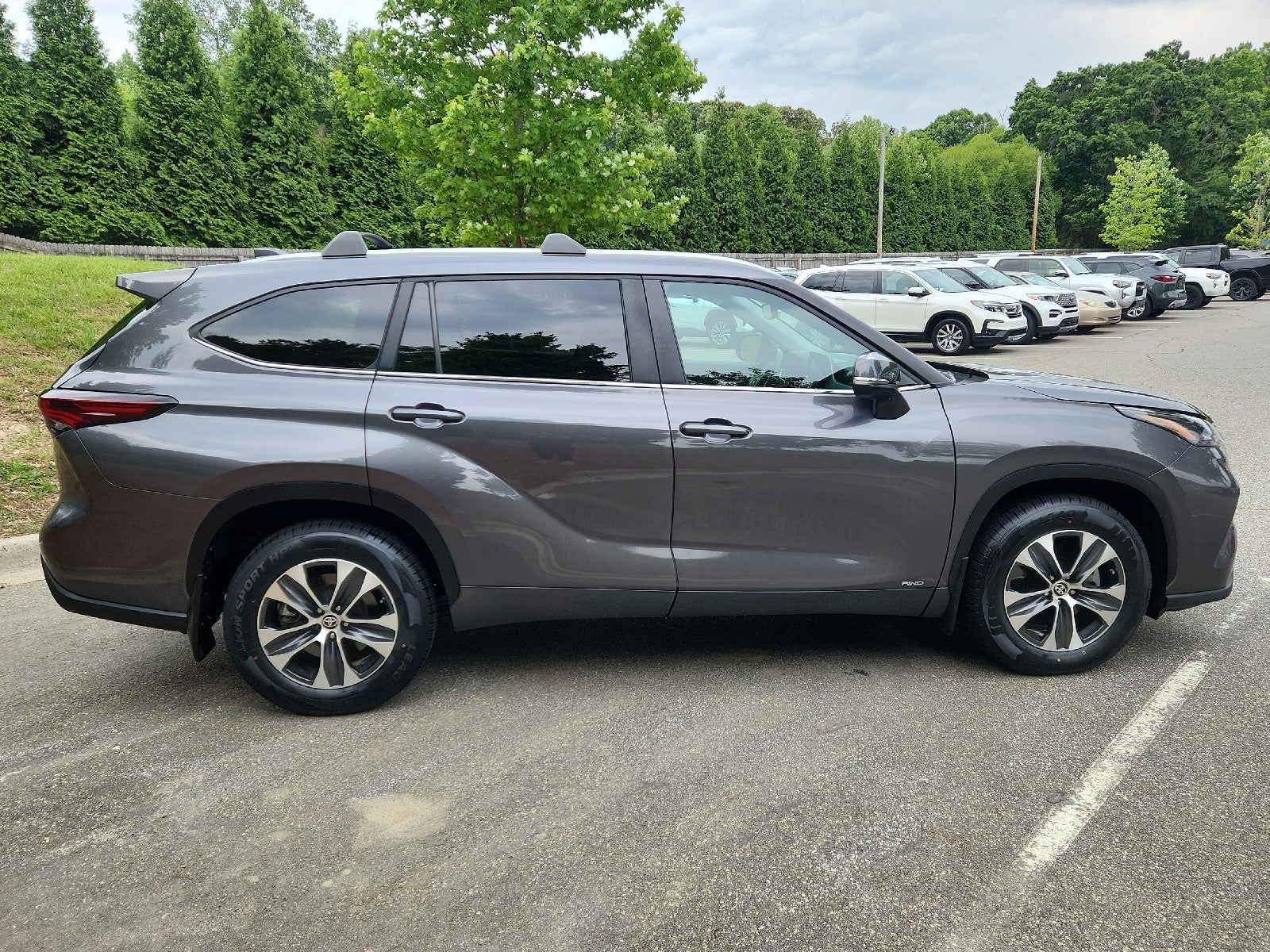 2024 Toyota Highlander Hybrid XLE