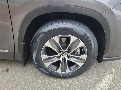 2024 Toyota Highlander Hybrid XLE