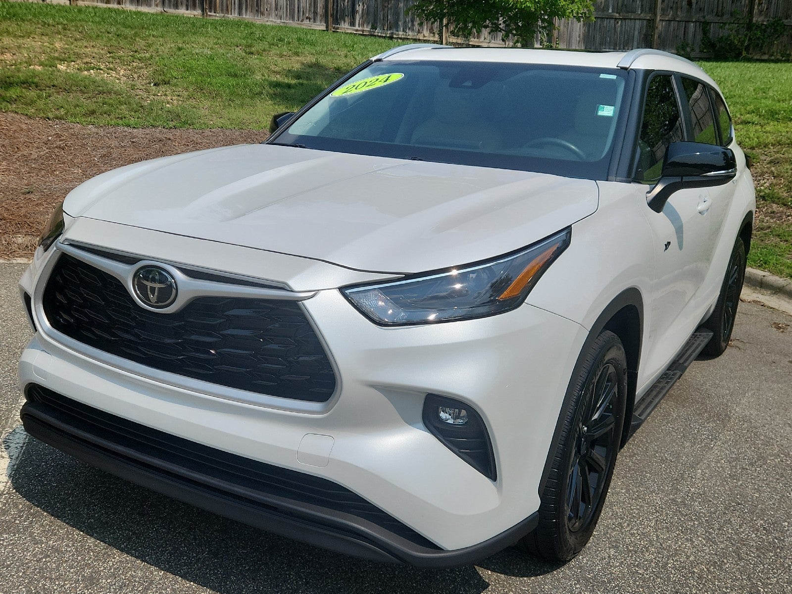 2024 Toyota Highlander XLE