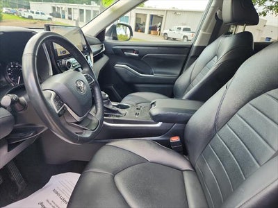 2023 Toyota Highlander XLE