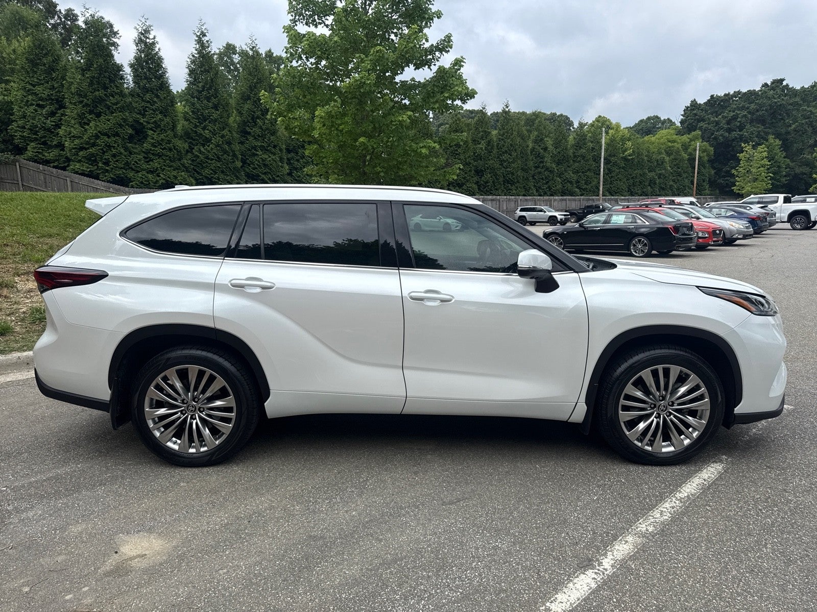 2024 Toyota Highlander Platinum