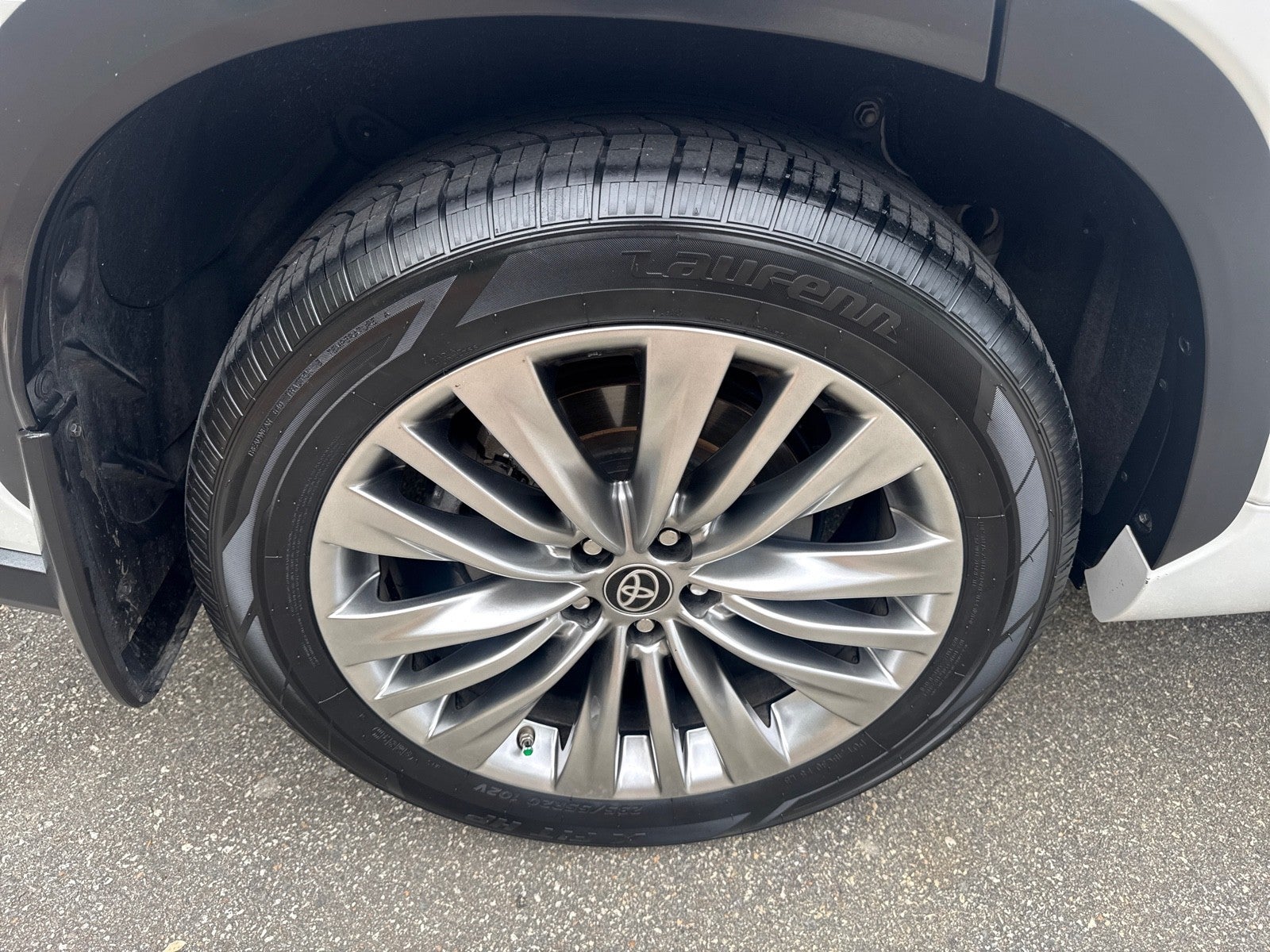 2024 Toyota Highlander Platinum