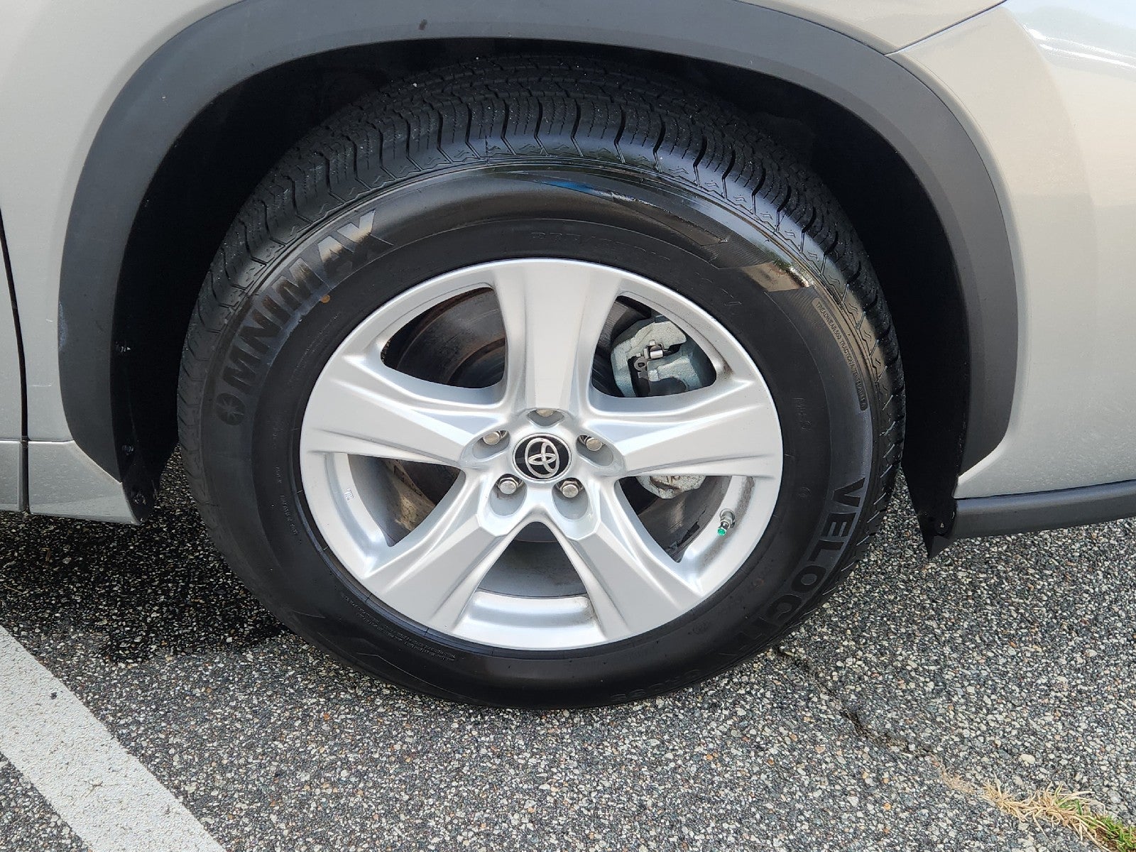 2025 Toyota Highlander LE