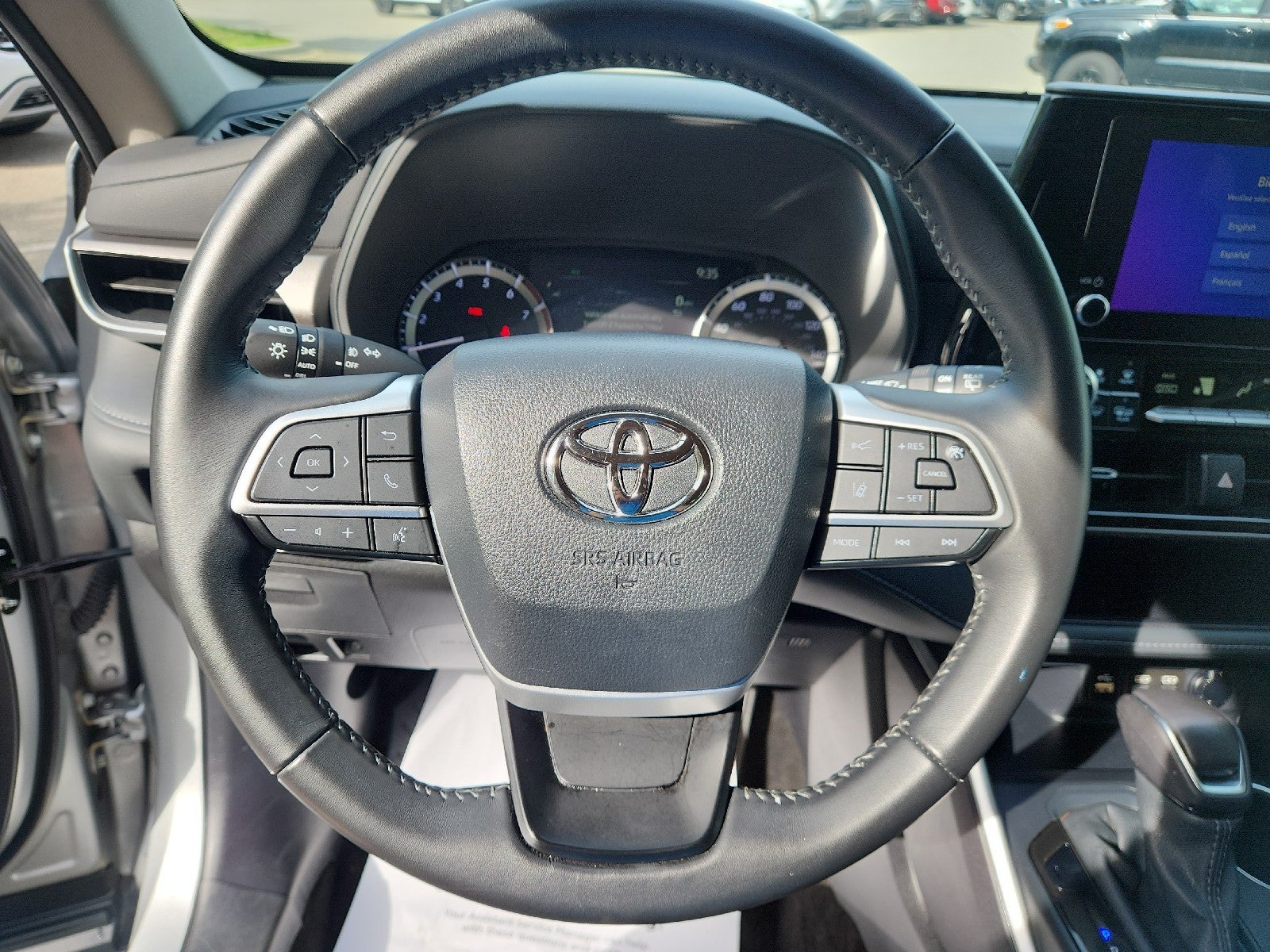2025 Toyota Highlander LE