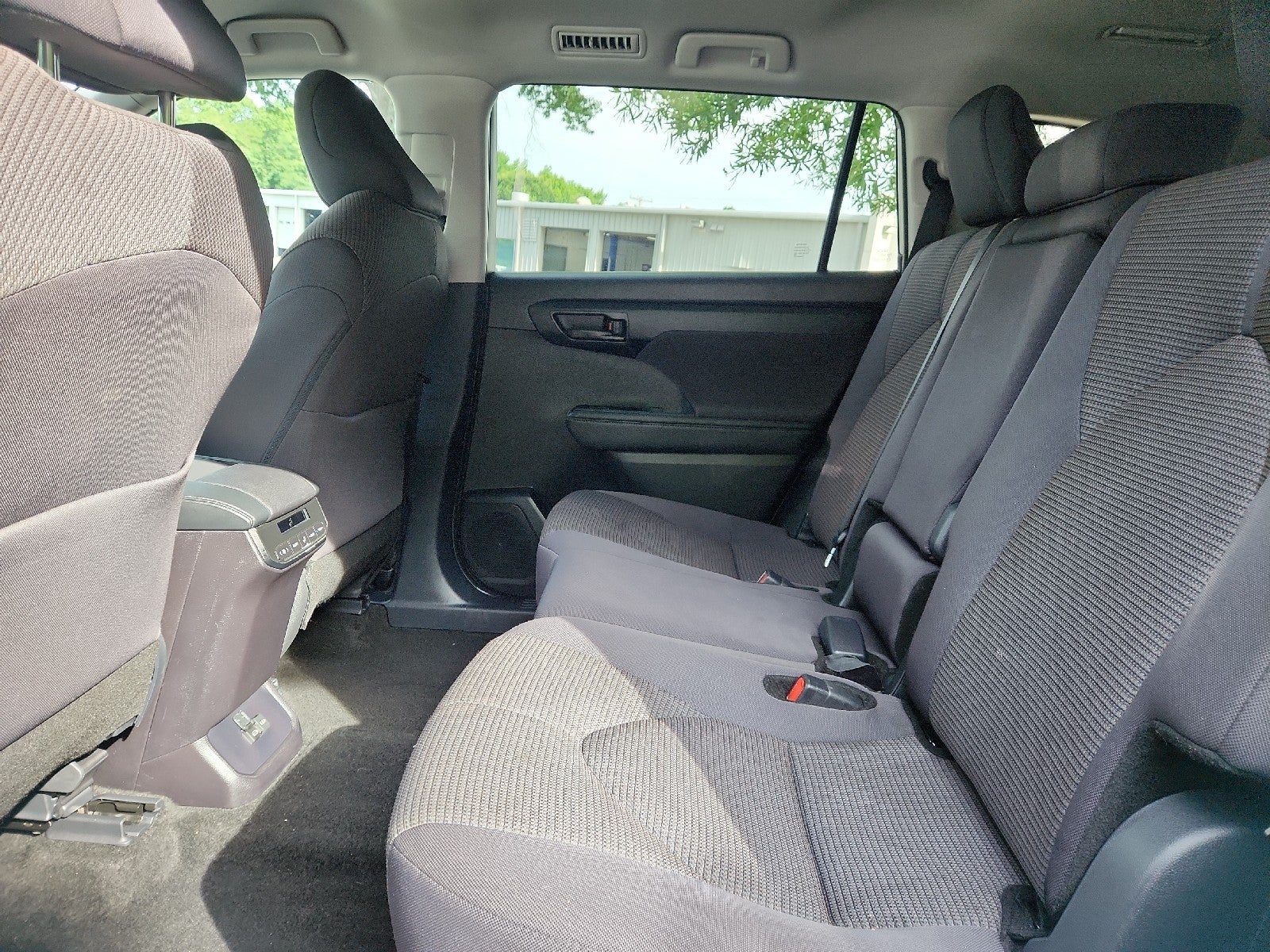 2025 Toyota Highlander LE