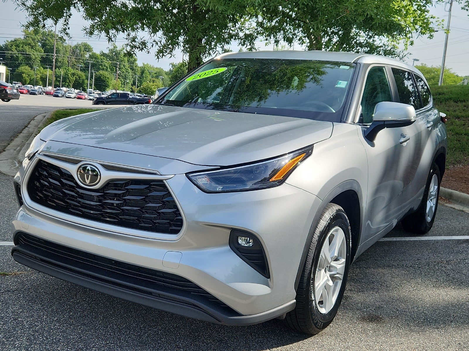 2025 Toyota Highlander LE