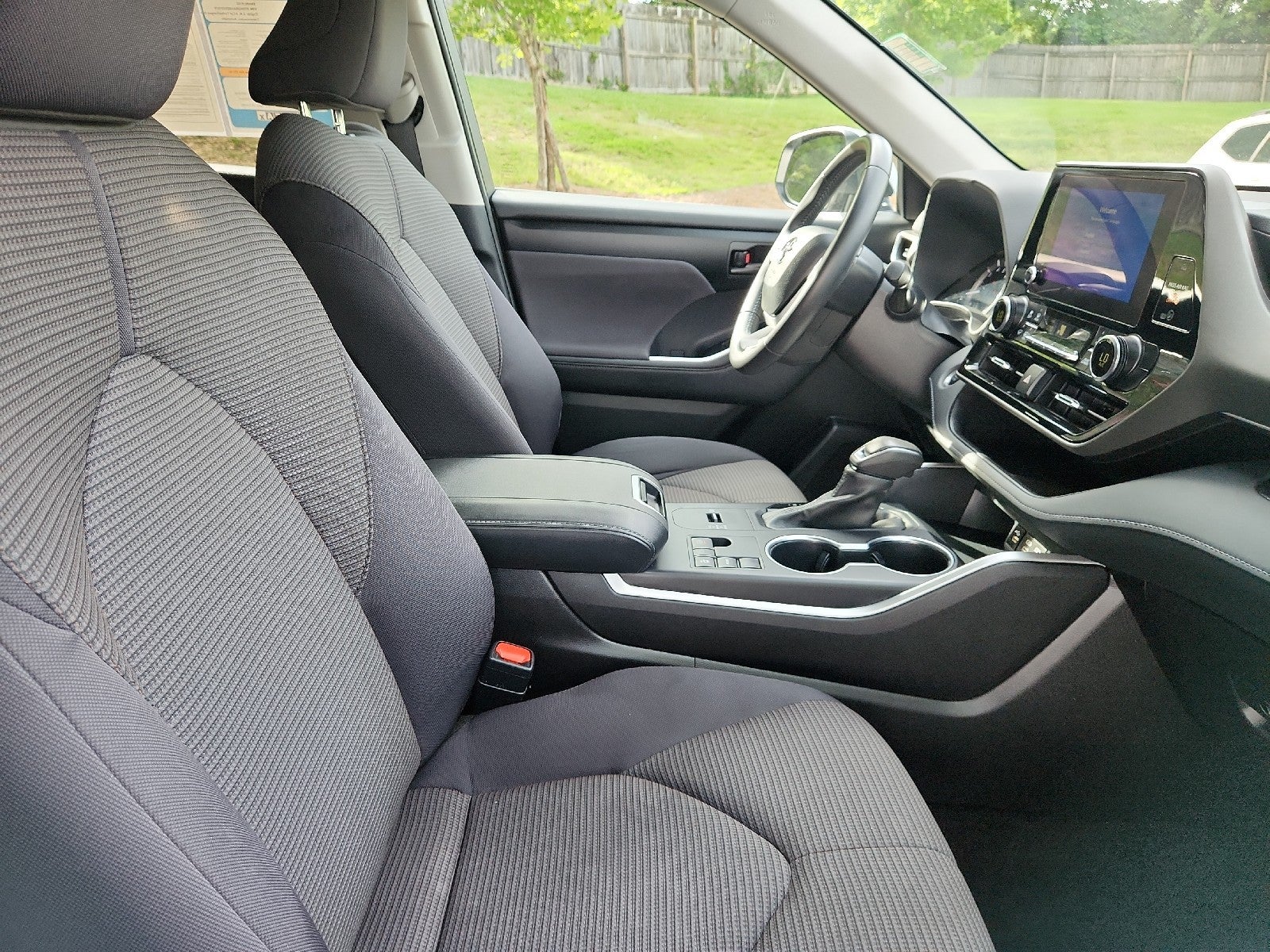 2025 Toyota Highlander LE