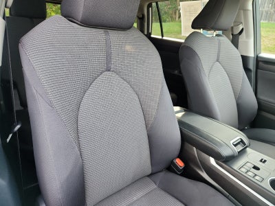 2025 Toyota Highlander LE