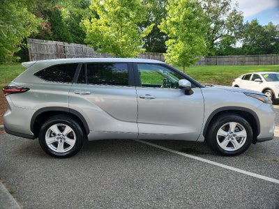 2025 Toyota Highlander LE