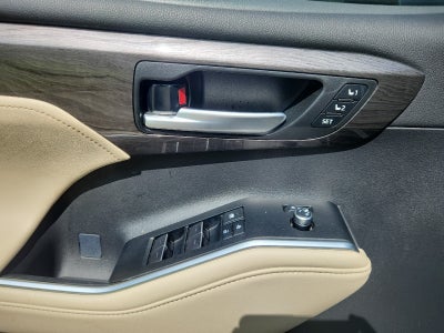 2025 Toyota Highlander Limited