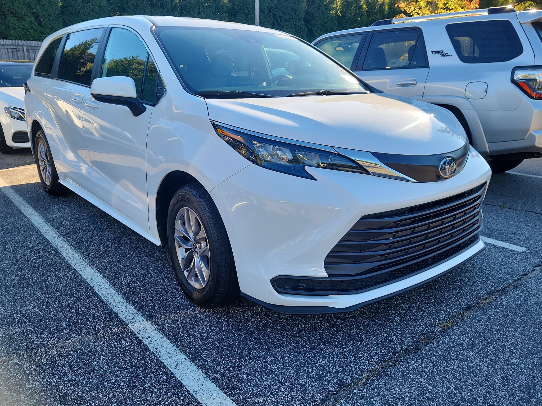2025 Toyota Sienna LE
