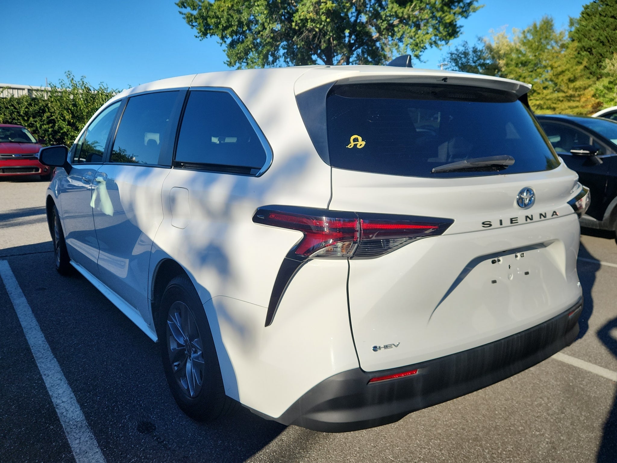 2025 Toyota Sienna LE