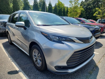 2024 Toyota Sienna LE