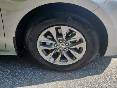 2024 Toyota Sienna LE