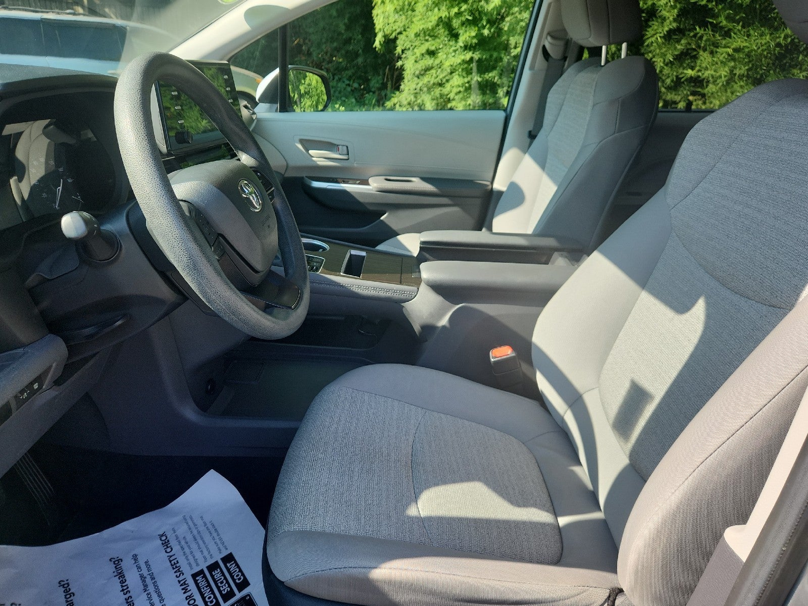 2024 Toyota Sienna LE