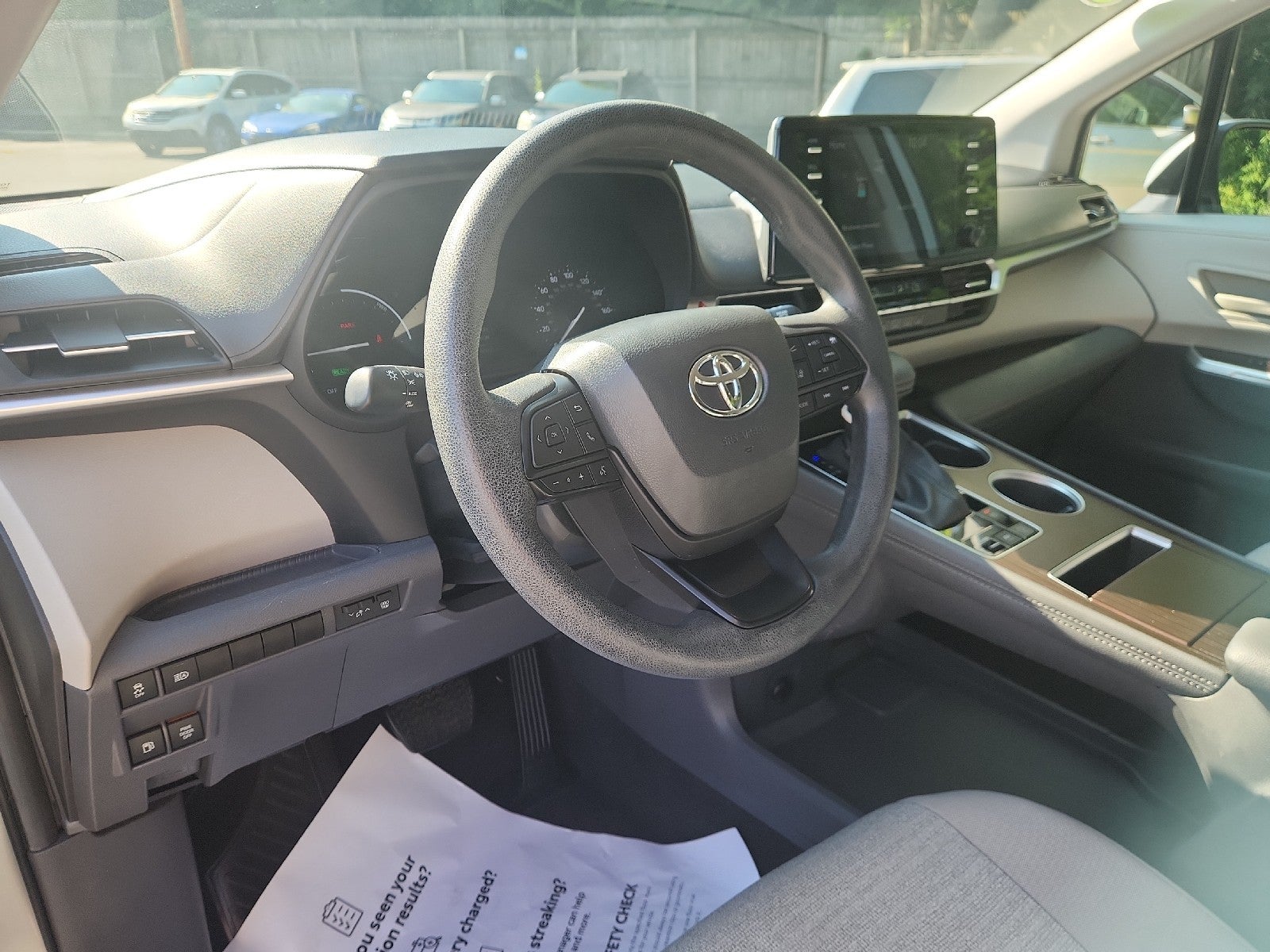 2024 Toyota Sienna LE