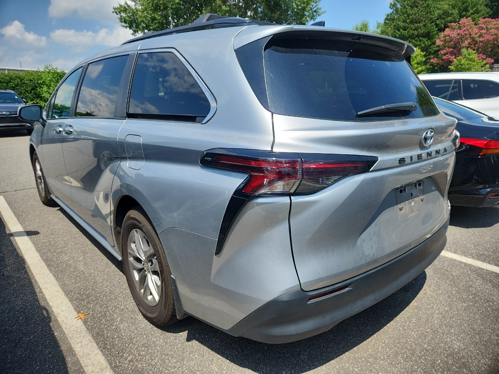 2024 Toyota Sienna LE