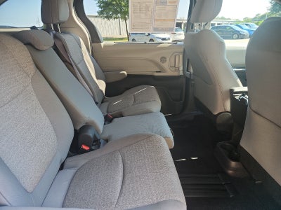 2024 Toyota Sienna LE