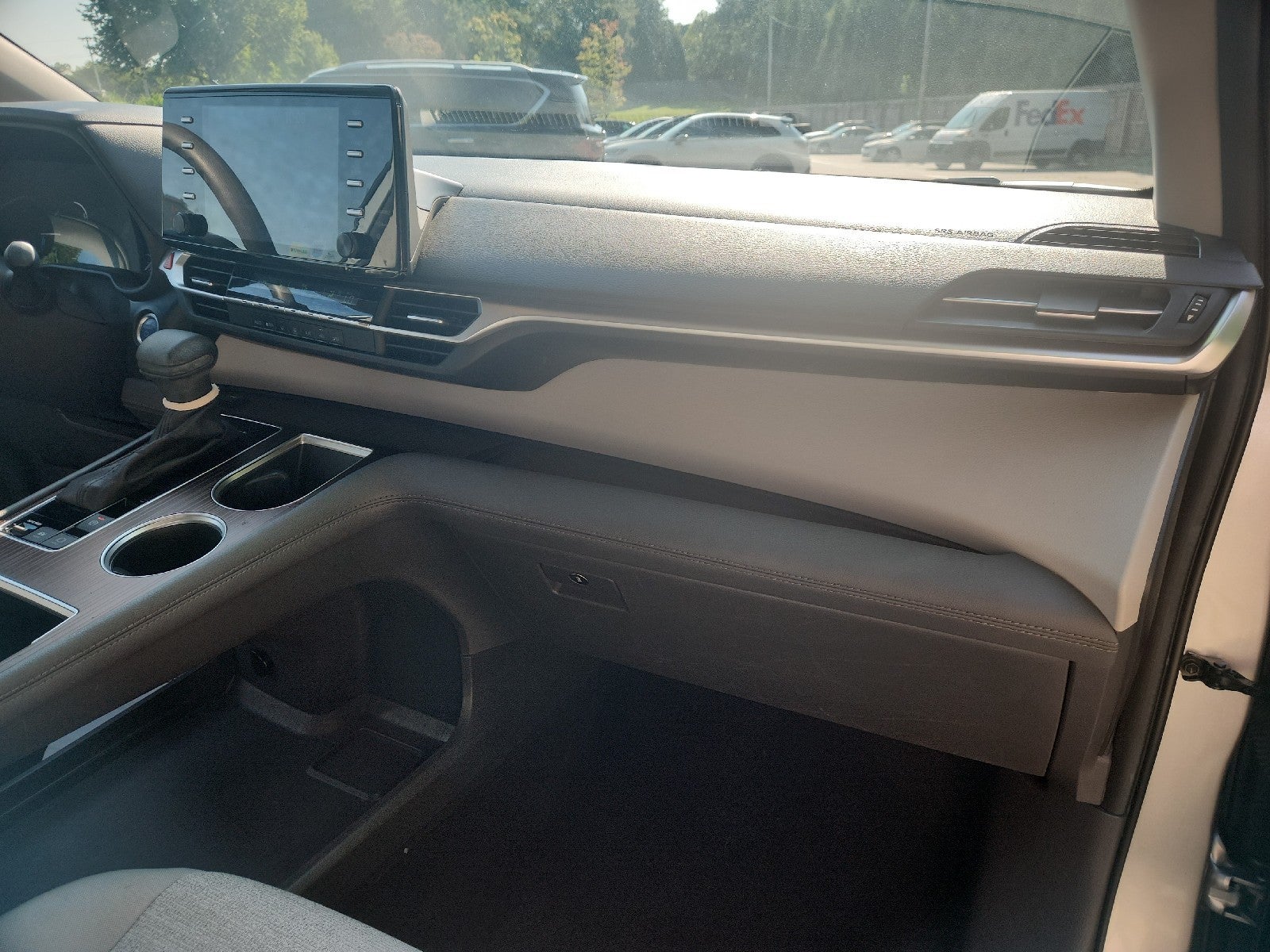 2024 Toyota Sienna LE