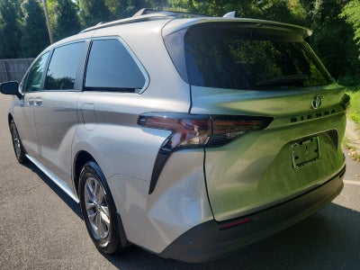 2024 Toyota Sienna LE