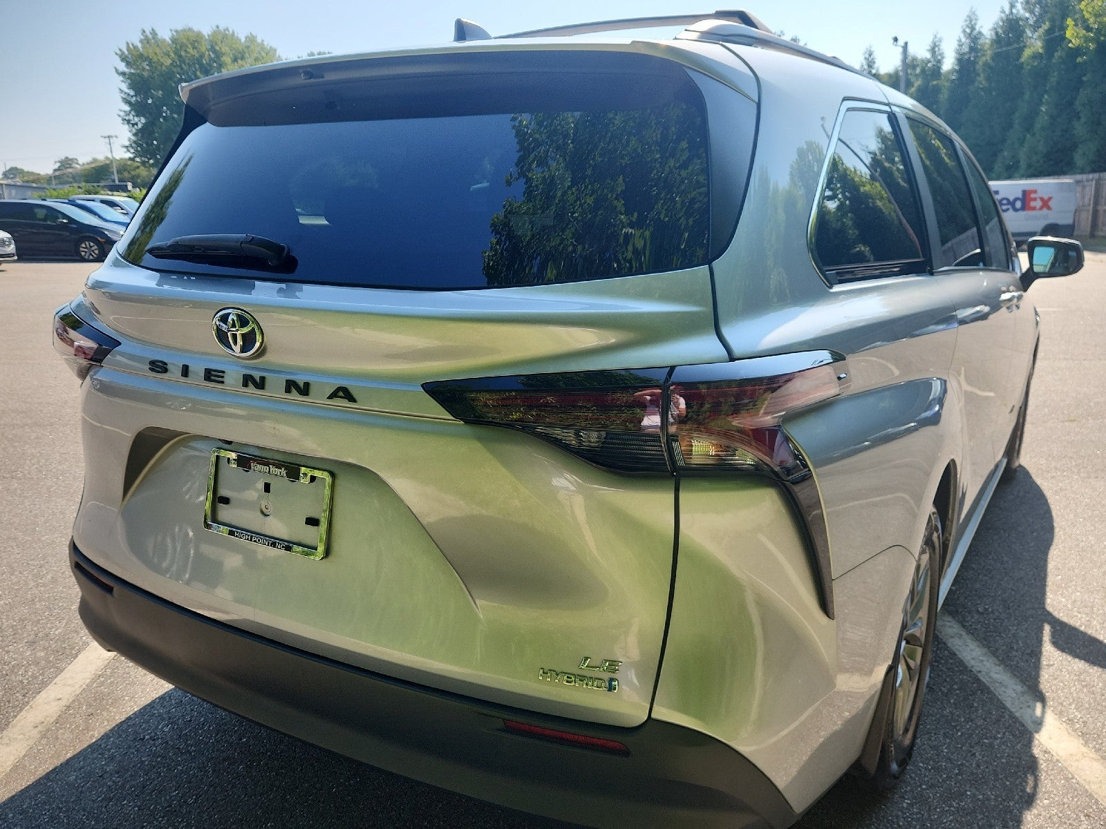 2024 Toyota Sienna LE