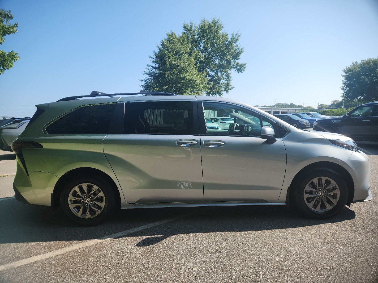 2024 Toyota Sienna LE