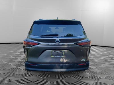 2021 Toyota Sienna XLE