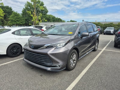 2021 Toyota Sienna XLE