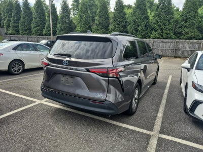 2021 Toyota Sienna XLE