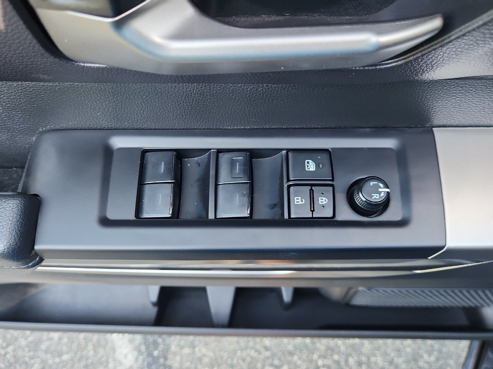 2024 Toyota Tundra 2WD SR5