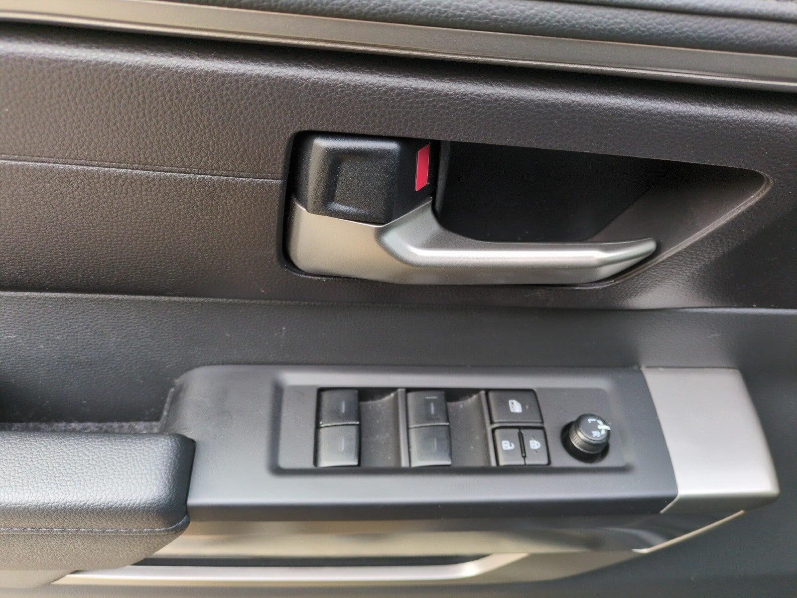 2024 Toyota Tundra 4WD SR5