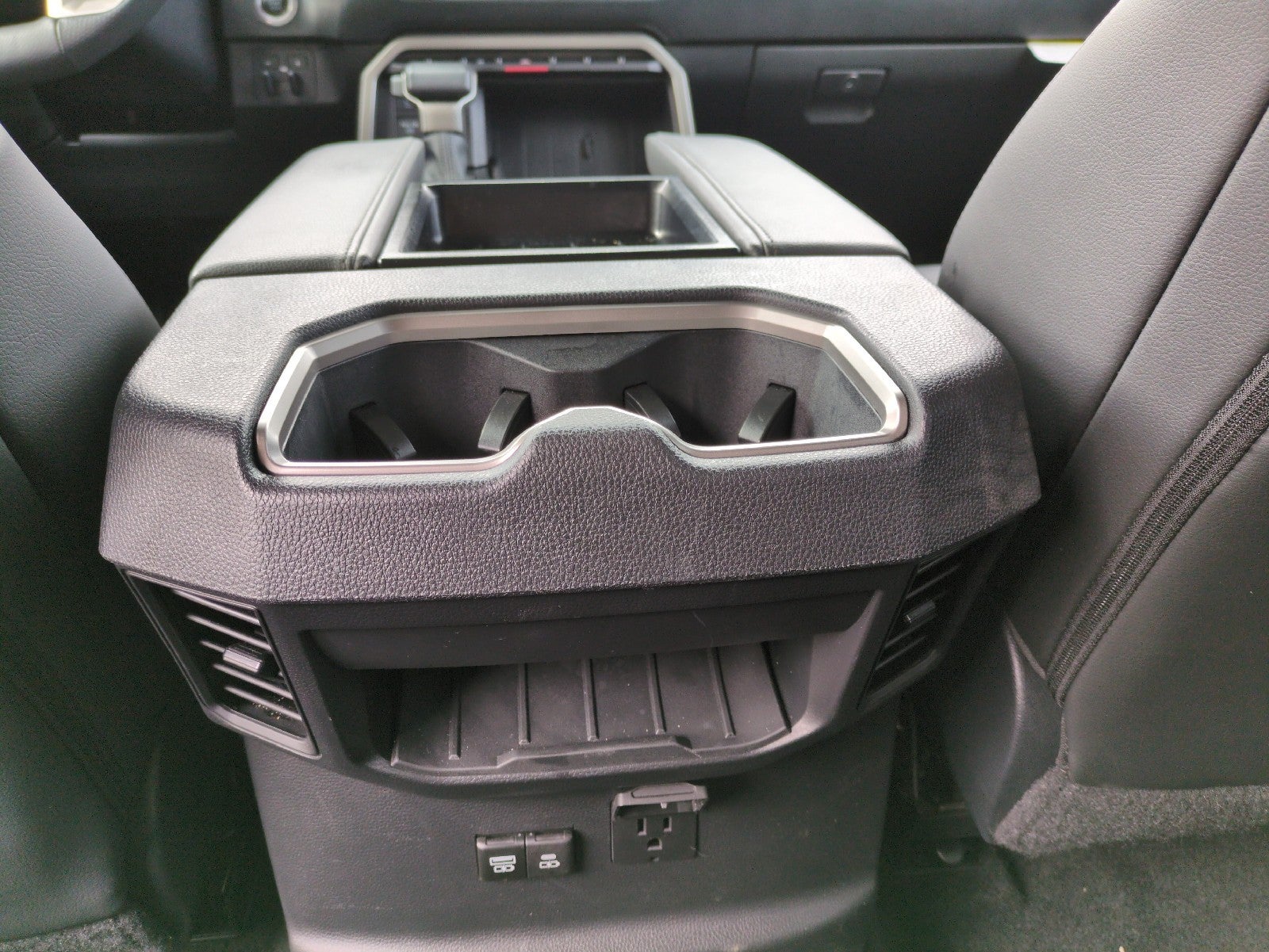 2024 Toyota Tundra 4WD SR5