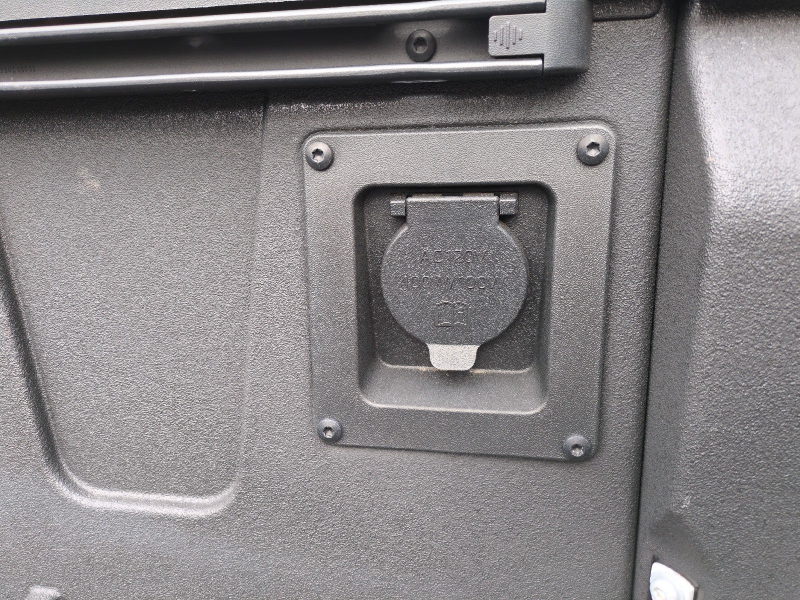 2024 Toyota Tundra 4WD SR5