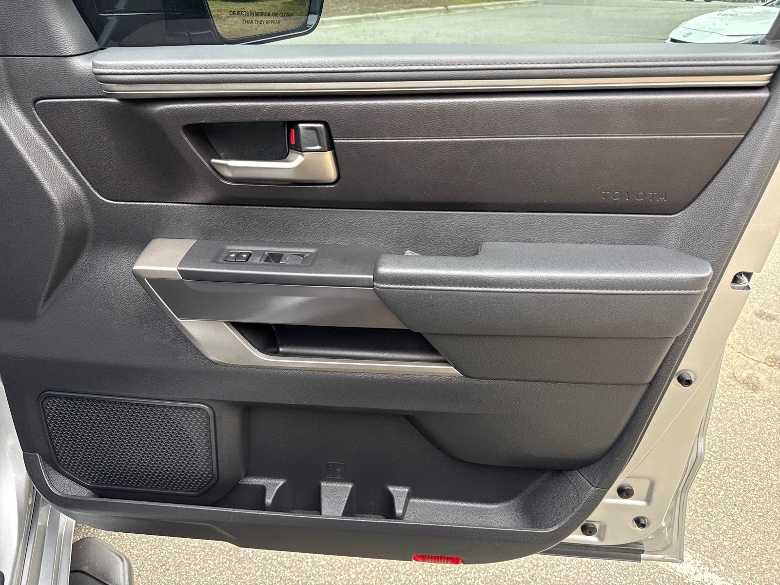2025 Toyota Tundra 4WD SR5