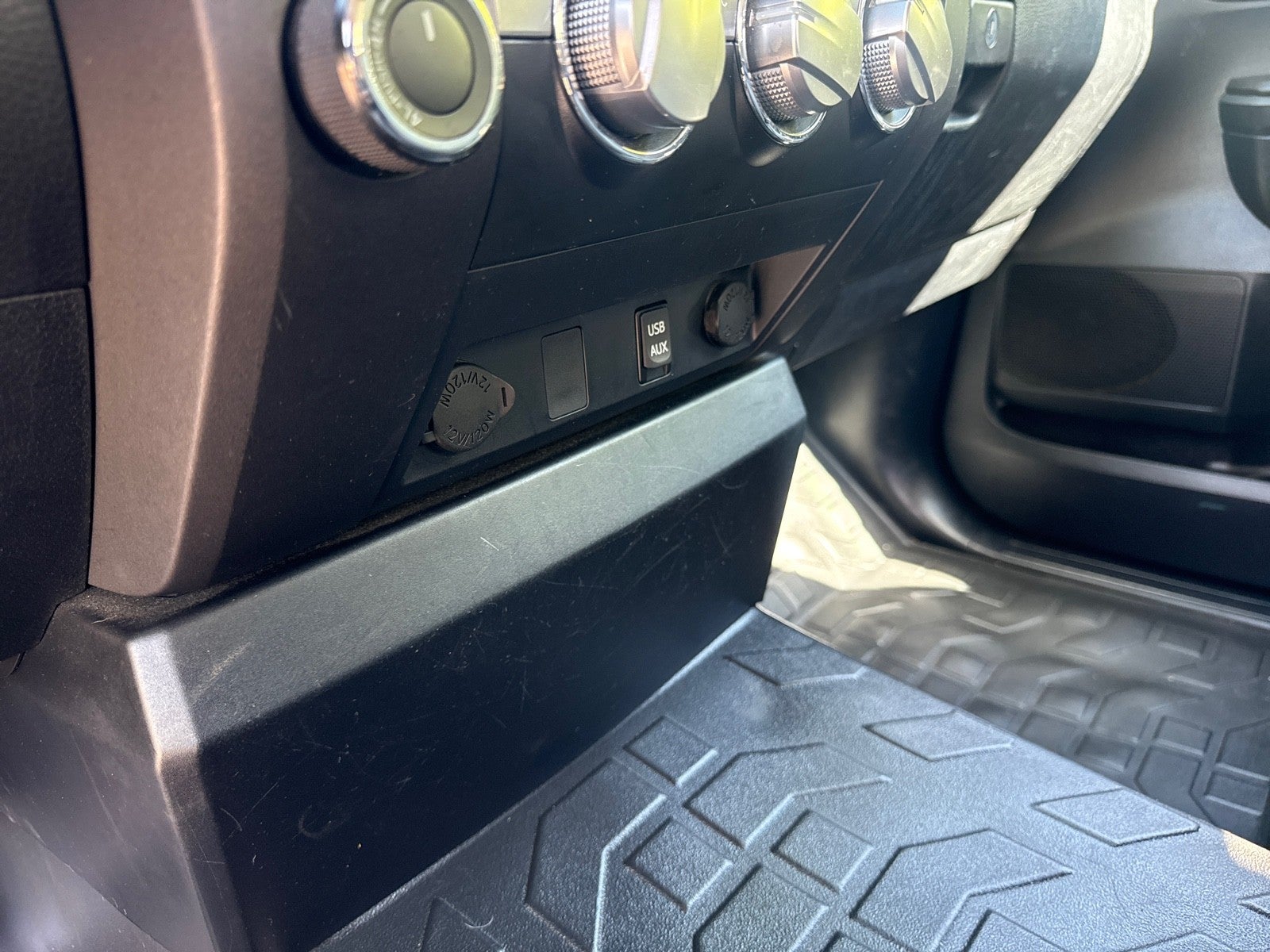 2014 Toyota Tundra 4WD Truck SR