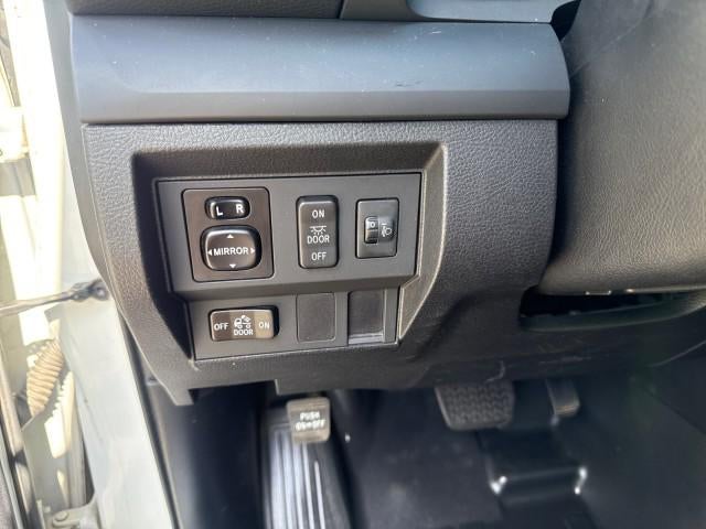 2014 Toyota Tundra 4WD Truck SR