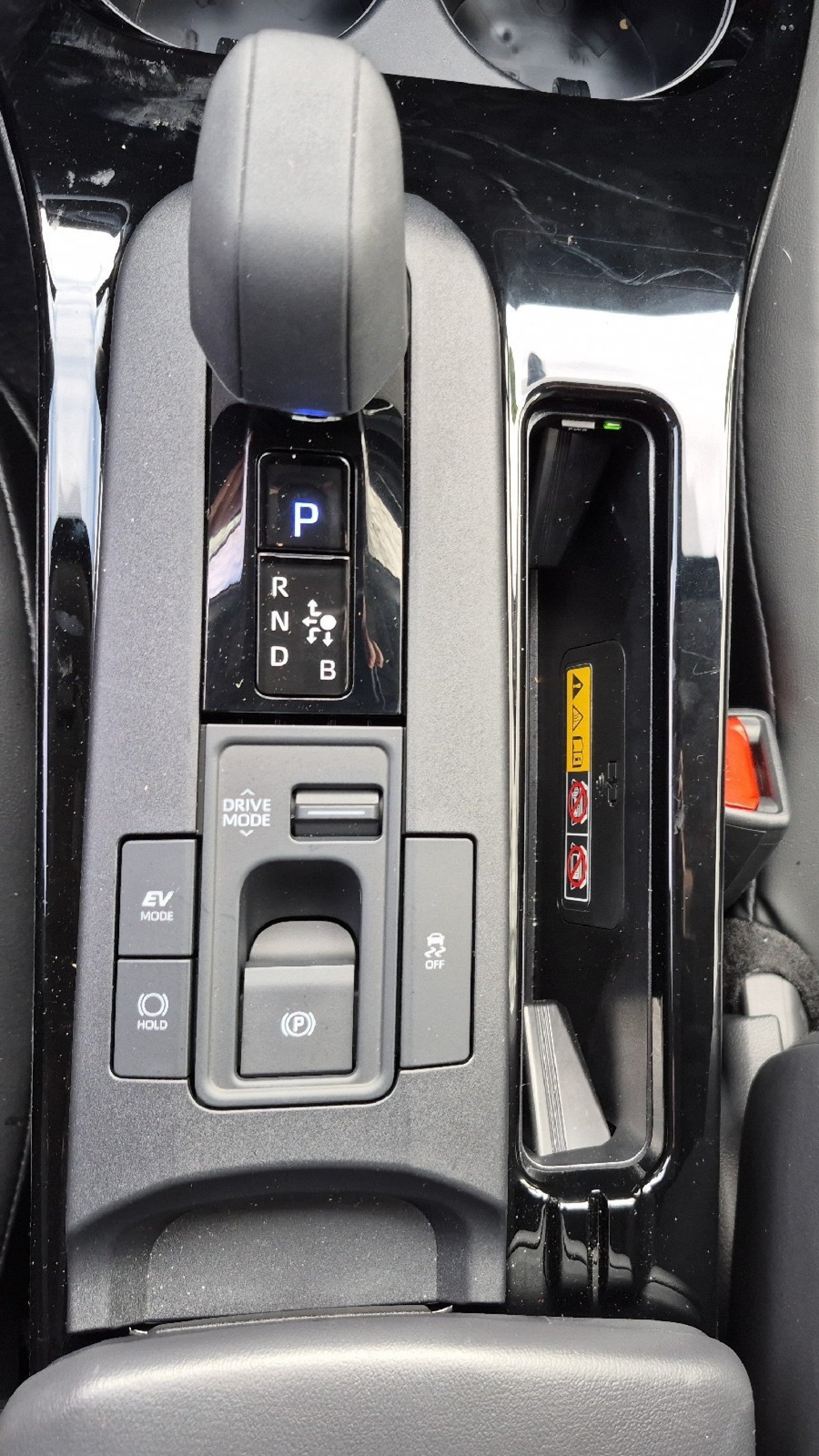 2025 Toyota Prius XLE