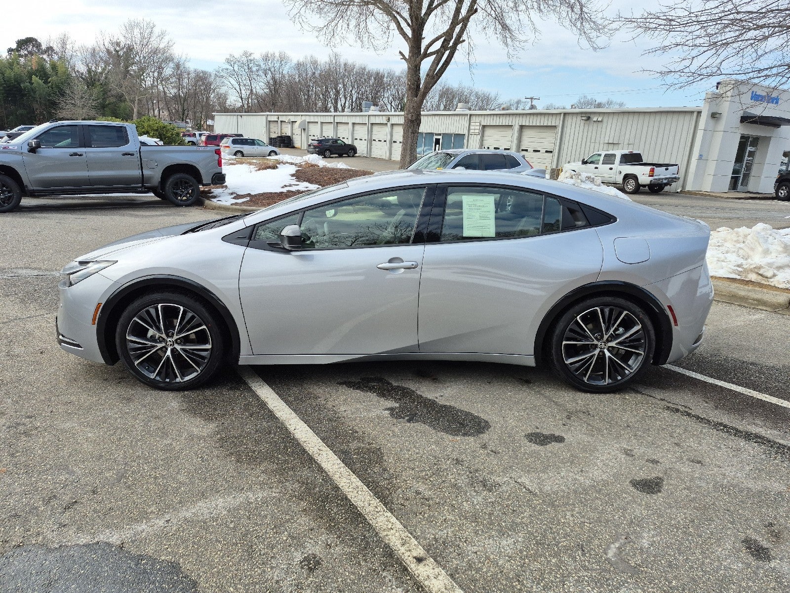 2025 Toyota Prius XLE