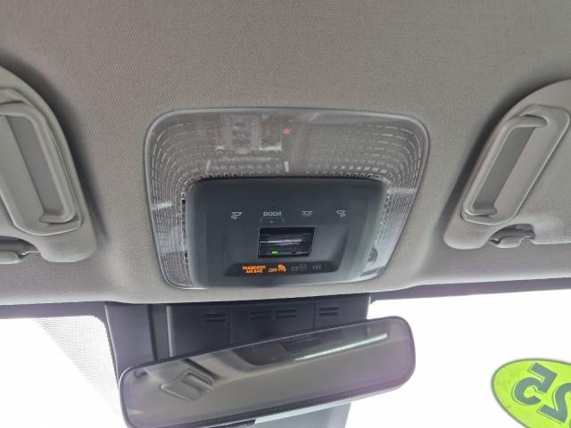 2025 Toyota Prius XLE