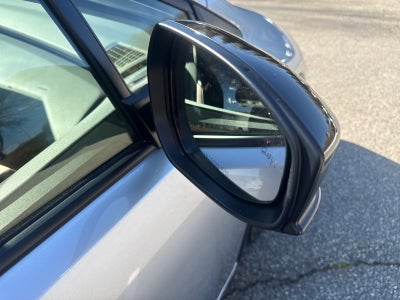 2025 Toyota Prius Plug-In Hybrid SE