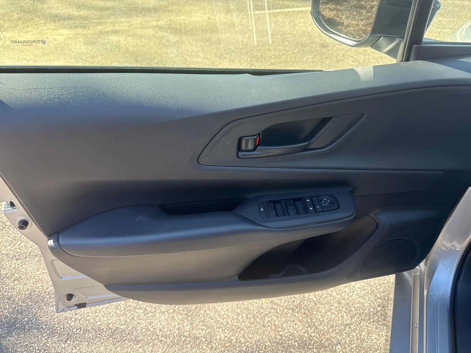 2025 Toyota Prius Plug-In Hybrid SE