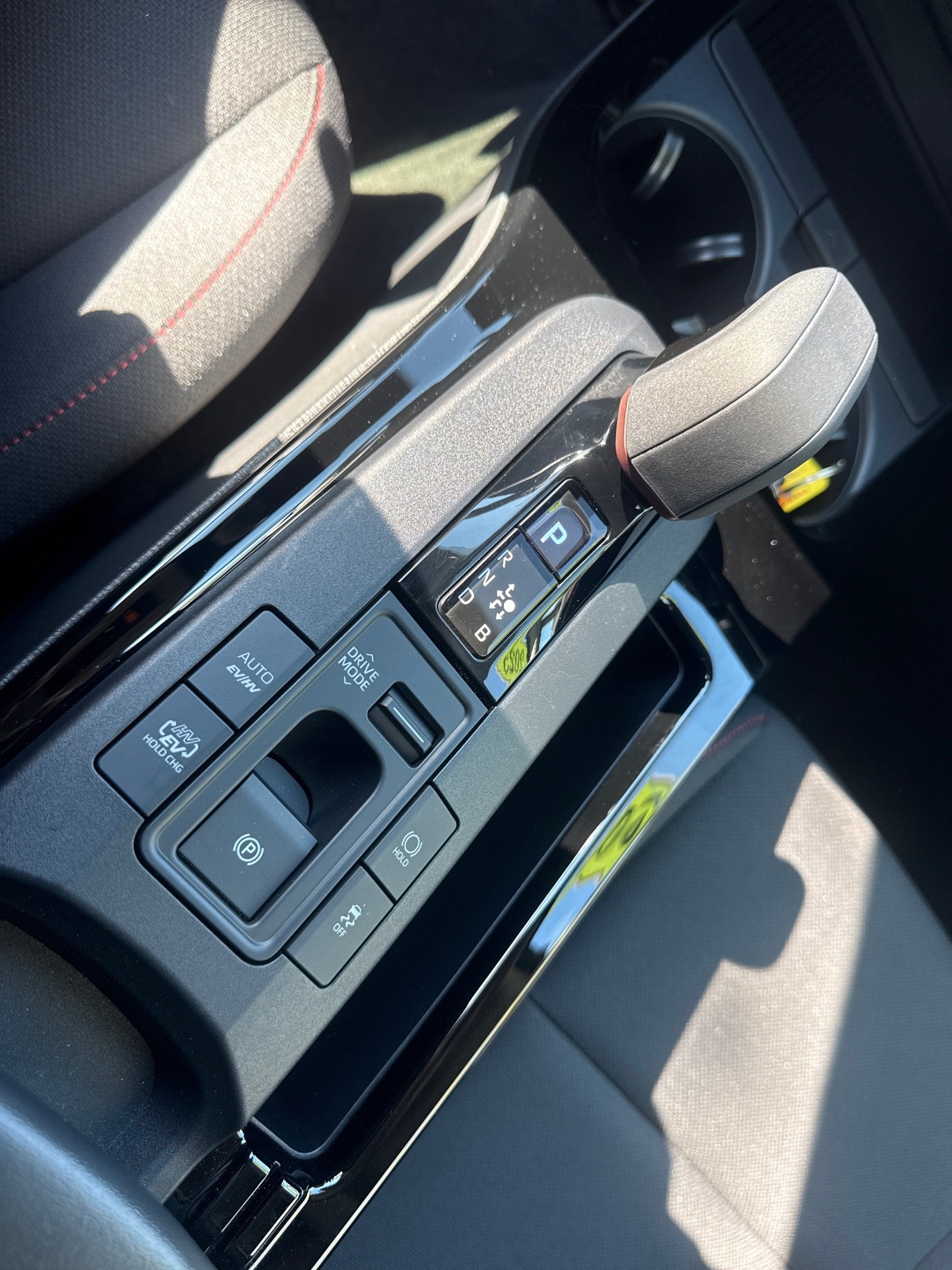 2025 Toyota Prius Plug-In Hybrid SE