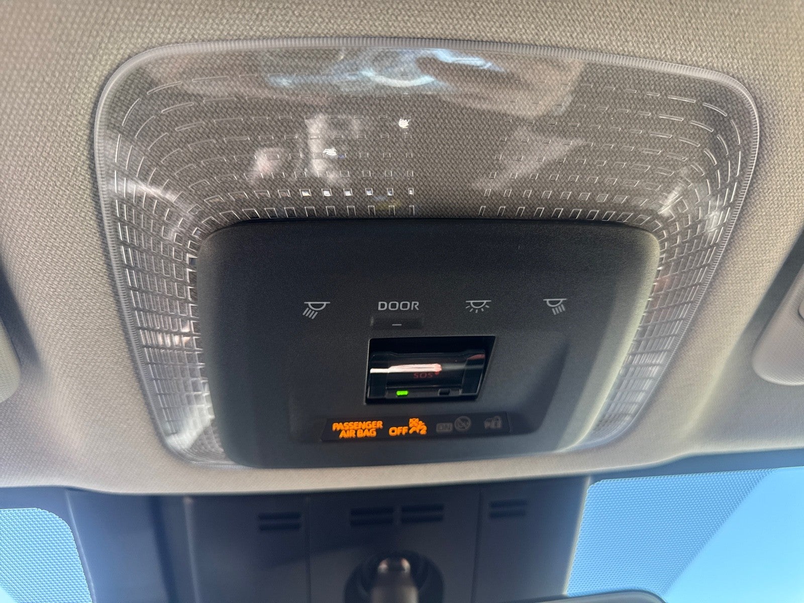 2025 Toyota Prius Plug-In Hybrid SE