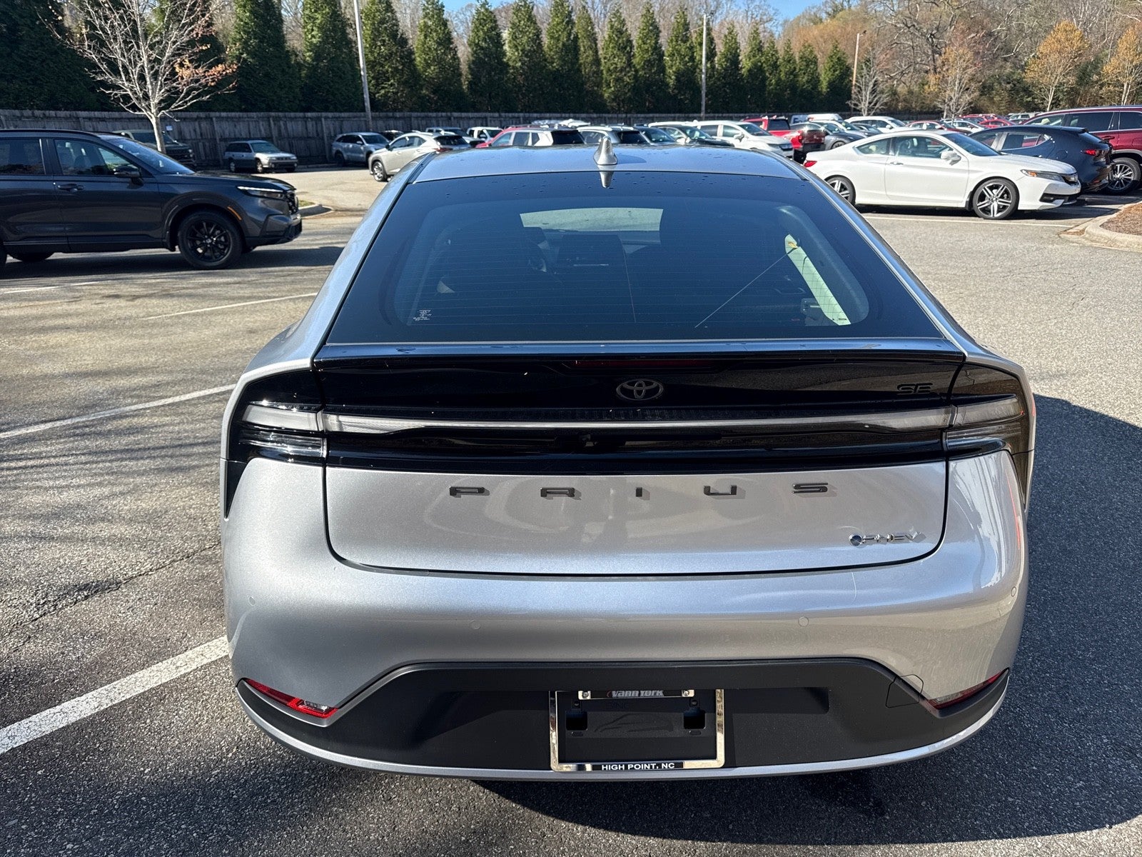 2025 Toyota Prius Plug-In Hybrid SE