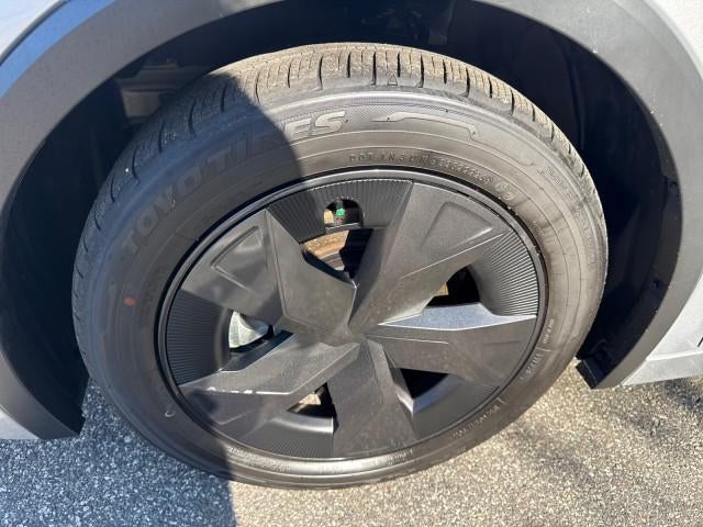 2025 Toyota Prius Plug-In Hybrid SE