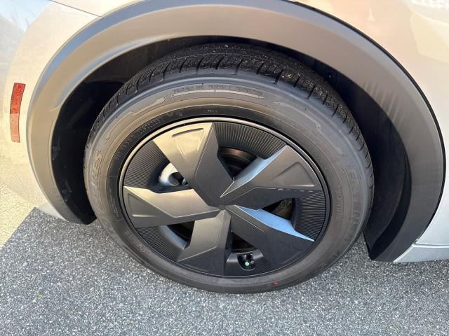 2025 Toyota Prius Plug-In Hybrid SE