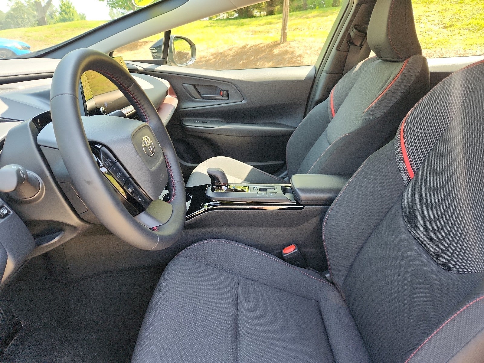 2026 Toyota Prius Plug-In Hybrid SE