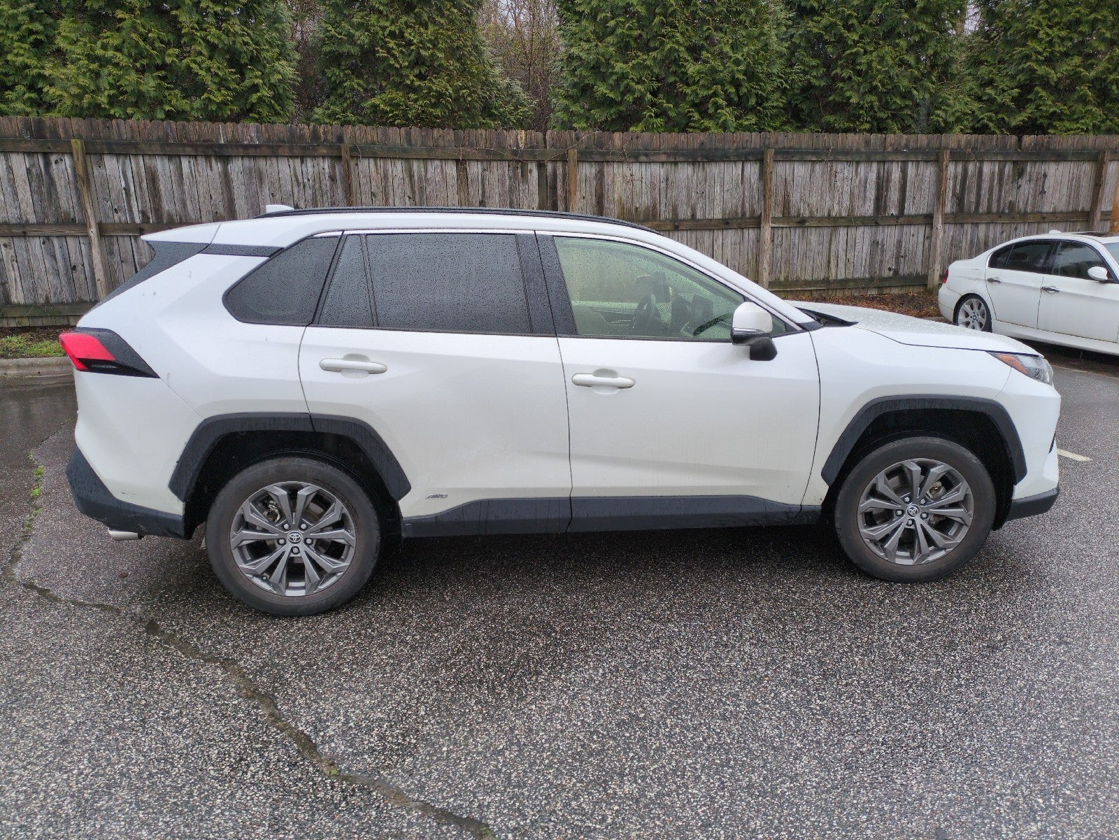 2022 Toyota RAV4 Hybrid XLE Premium