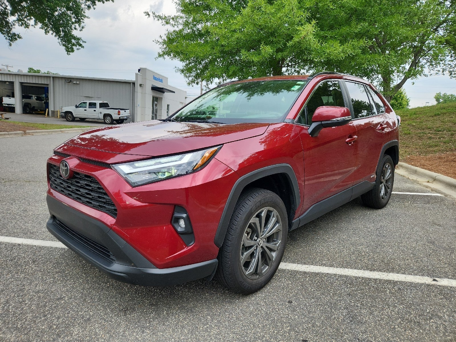 2025 Toyota RAV4 Hybrid XLE Premium