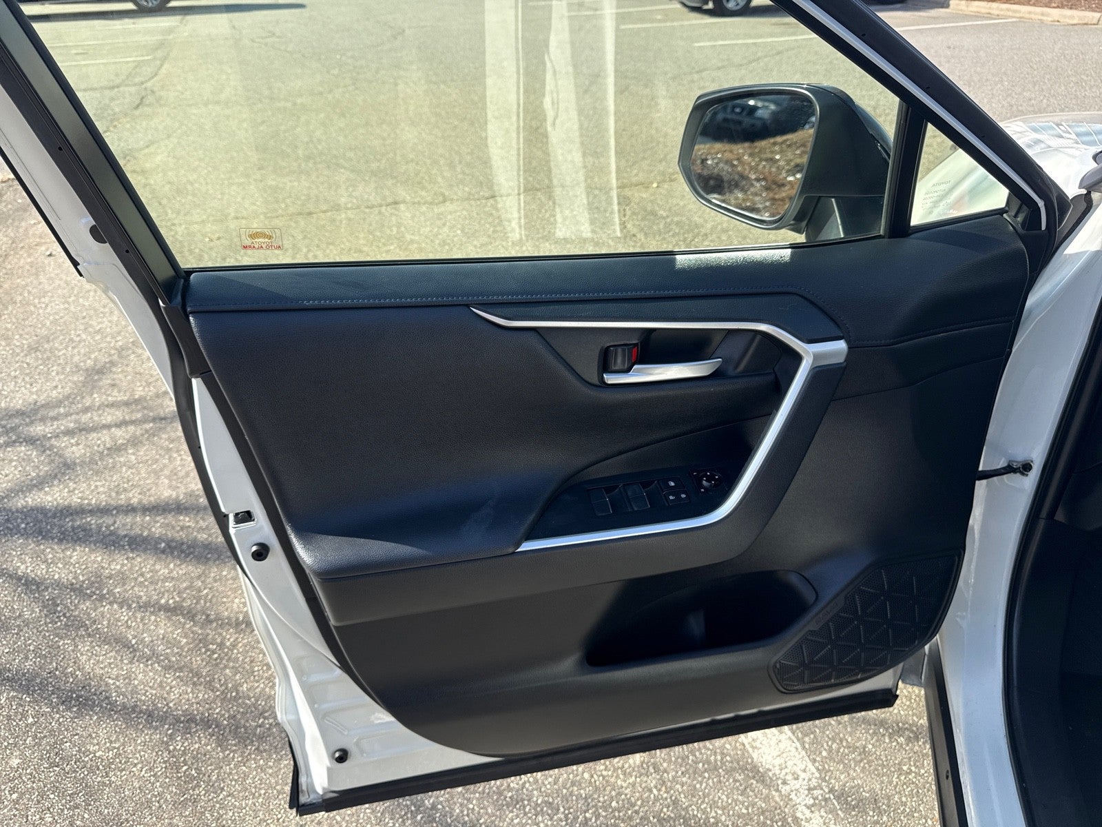 2019 Toyota RAV4 Hybrid XSE